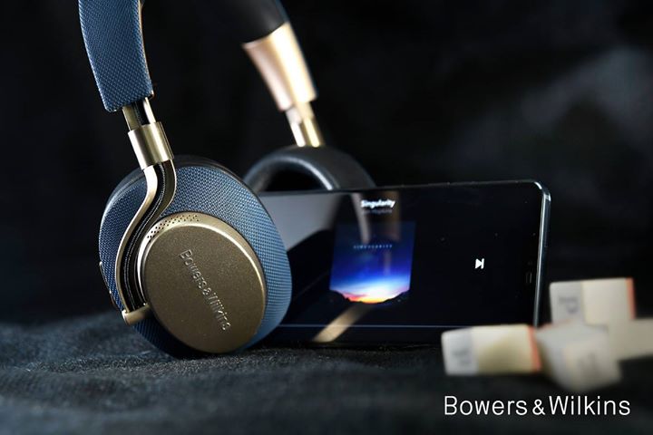 聽Jon Hopkins的音樂，你可能不會想像得到，他自小學習鋼琴，而且有很紮實的古典音樂根基。長大後，他選擇了向電子音樂的領域進發，曾跟Brian...